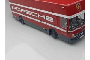 Mercedes O317 Porsche Transporter レッド CMR 1:18 CMR149 メタル - 画像 9/12