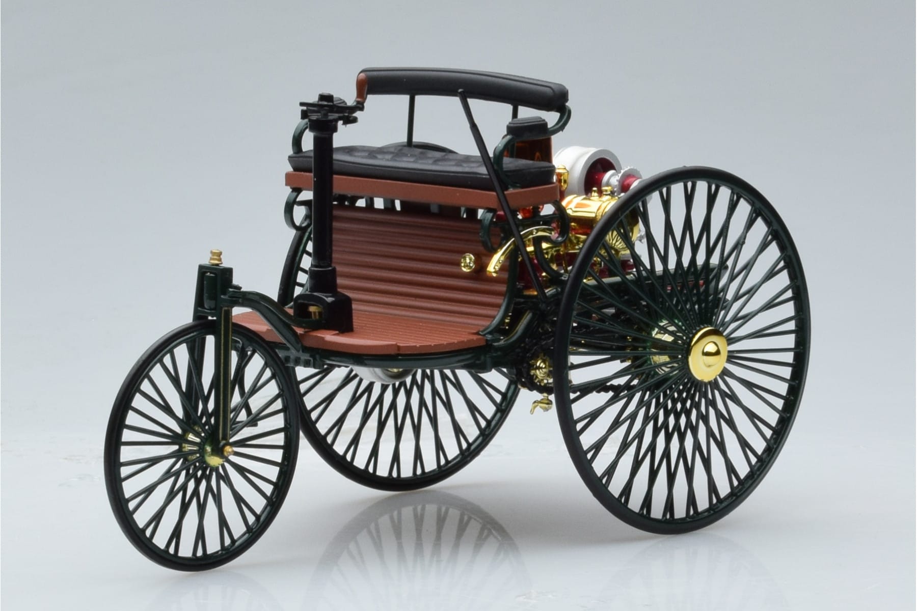 Mercedes Patent Motorwagen グリーン Norev 1:18 183701 メタル