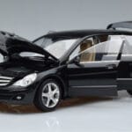 Mercedes R-Class W251 オブシディアンブラック Minichamps 1:18 B66962325 メタル - image 2 of 7