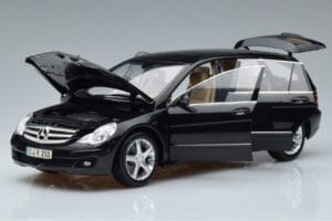 Mercedes R-Class W251 オブシディアンブラック Minichamps 1:18 B66962325 メタル - 画像 2/7