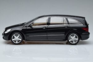 Mercedes R-Class W251 オブシディアンブラック Minichamps 1:18 B66962325 メタル - 画像 4/7