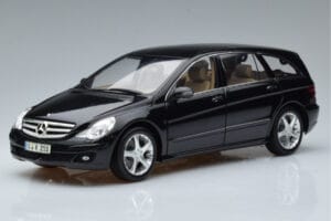 Mercedes R-Class W251 オブシディアンブラック Minichamps 1:18 B66962325 メタル
