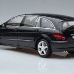 Mercedes R-Class W251 オブシディアンブラック Minichamps 1:18 B66962325 メタル - image 6 of 7