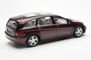 Mercedes R-Class W251 レッド メタリック Minichamps 1:18 150034602 メタル - 画像 3/8