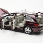 Mercedes R-Class W251 レッド メタリック Minichamps 1:18 - image 5 of 8