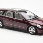Mercedes R-Class W251 レッド メタリック Minichamps 1:18 - image 6 of 8