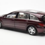 Mercedes R-Class W251 レッド メタリック Minichamps 1:18 - image 7 of 8