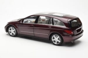 Mercedes R-Class W251 レッド メタリック Minichamps 1:18 150034602 メタル - 画像 7/8