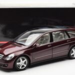 Mercedes R-Class W251 レッド メタリック Minichamps 1:18 - image 8 of 8