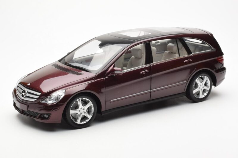 Mercedes R-Class W251 レッド メタリック Minichamps 1:18
