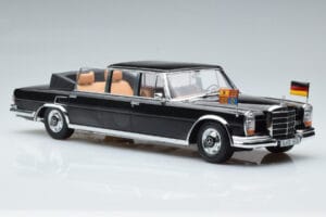 Mercedes 600 Pullman W100 Landaulet Queen Elizabeth II KK-Scale 1:18 KKDC181185 メタル - 画像 4/6
