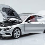Mercedes S-Class W222 イリジウムシルバー Norev 1:18 - image 2 of 8