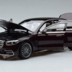 Mercedes S-Class W223 AMG Line レッド Norev 1:18 - image 2 of 8