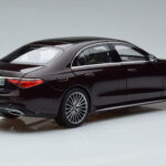 Mercedes S-Class W223 AMG Line レッド Norev 1:18 - image 3 of 8