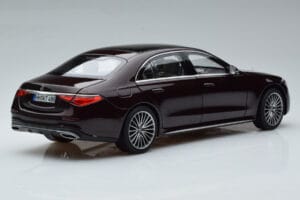 Mercedes S-Class W223 AMG Line レッド Norev 1:18 183804 メタル - 画像 3/8