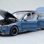 Mercedes S-Class W223 ヴィンテージブルー Norev 1:18 - image 2 of 7