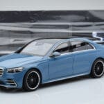 Mercedes S-Class W223 ヴィンテージブルー Norev 1:18 - image 7 of 7