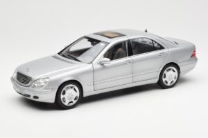 Mercedes S600 W220 シルバー メタリック Norev 1:18