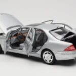 Mercedes S600 W220 シルバー メタリック Norev 1:18 - image 5 of 8