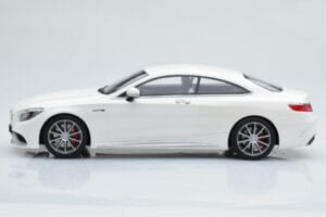 Mercedes AMG S63 C217 クーペ ホワイト GT Spirit 1:18 B66960372 レジン - 画像 3/6