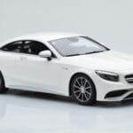 Mercedes AMG S63 C217 クーペ ホワイト GT Spirit 1:18 - image 4 of 6