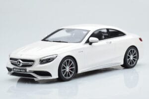 Mercedes AMG S63 C217 クーペ ホワイト GT Spirit 1:18
