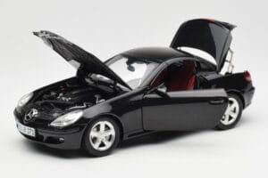 Mercedes SLK R171 オブシディアンブラック メタリック Minichamps 1:18 B66962319 メタル - 画像 3/9