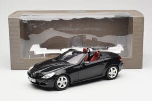 Mercedes SLK R171 オブシディアンブラック メタリック Minichamps 1:18 B66962319 メタル - 画像 9/9