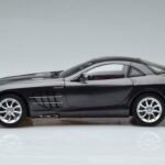 Mercedes SLR McLaren ブラック CMC 1:18 - image 5 of 10