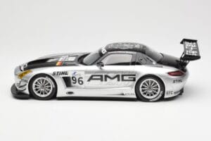 Mercedes SLS AMG GT3 #96 M. Hakkinen AMG Customer Sports 6 Hours of Zhuhai ILMC 2011 Minichamps 1:18 B66960197 メタル - 画像 3/6