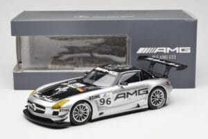 Mercedes SLS AMG GT3 #96 M. Hakkinen AMG Customer Sports 6 Hours of Zhuhai ILMC 2011 Minichamps 1:18 B66960197 メタル - 画像 6/6