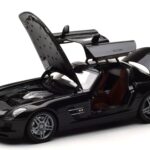 Mercedes SLS AMG オブシディアンブラック メタリック Minichamps 1:18 - image 2 of 7