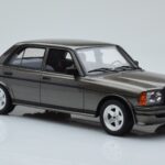 Mercedes W123 AMG 280 グレー Otto 1:18 - image 4 of 6