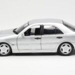 Mercedes C36 AMG W202 シルバー UT Models 1:18 - image 3 of 6