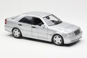 Mercedes C36 AMG W202 シルバー UT Models 1:18 180035000 メタル - 画像 4/6