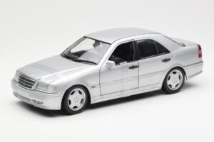 Mercedes C36 AMG W202 シルバー UT Models 1:18