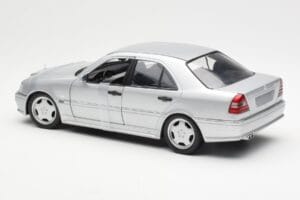 Mercedes C36 AMG W202 シルバー UT Models 1:18 180035000 メタル - 画像 5/6
