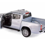 Mercedes X-Class シルバー Norev 1:18 - image 2 of 2