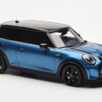 Mini Cooper S F56 Island ブルー Otto 1:18 - image 4 of 6