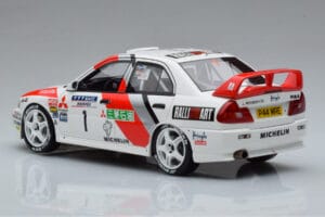Mitsubishi Lancer Evo 4 T. Makinen / S. Harjanne Rally Catalunya 1997 Otto 1:18 OT409 レジン - 画像 5/6