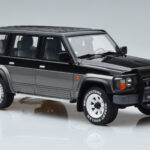 Nissan Patrol GR Y60 グレー Otto 1:18 - image 4 of 6