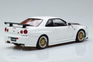 Nissan Skyline GT-R R34 Nismo Z-Tune ホワイト MotorHelix 1:18 M83407 メタル - 画像 3/11