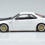 Nissan Skyline GT-R R34 Nismo Z-Tune ホワイト MotorHelix 1:18 - image 5 of 11