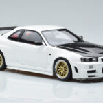 Nissan Skyline GT-R R34 Nismo Z-Tune ホワイト MotorHelix 1:18 - image 6 of 11