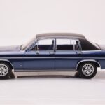 Opel Diplomat B ダークブルーメタリック MCG 1:18 - image 3 of 6