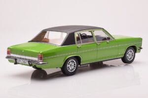 Opel Diplomat B グリーンメタリック MCG 1:18 MCG18337 メタル - 画像 2/6