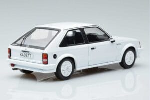 Opel Kadett D GTE ホワイト MCG 1:18 MCG18268 メタル - 画像 2/6