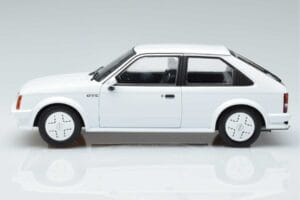 Opel Kadett D GTE ホワイト MCG 1:18 MCG18268 メタル - 画像 3/6