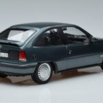Opel Kadett E GSi ブルーメタリック Norev 1:18 183614 メタル - image 2 of 6