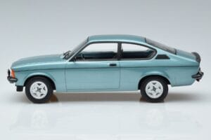Opel Kadett C Rallye Winterfest Norev 1:18 183654 メタル - 画像 3/6